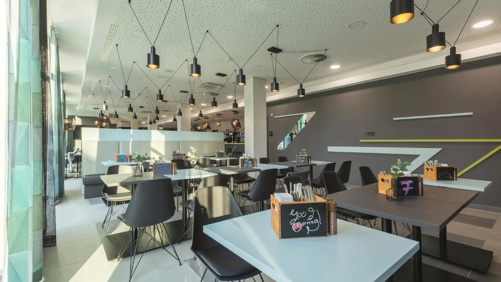 Holiday Inn - The Niu, Seven Dusseldorf Ost By Ihg