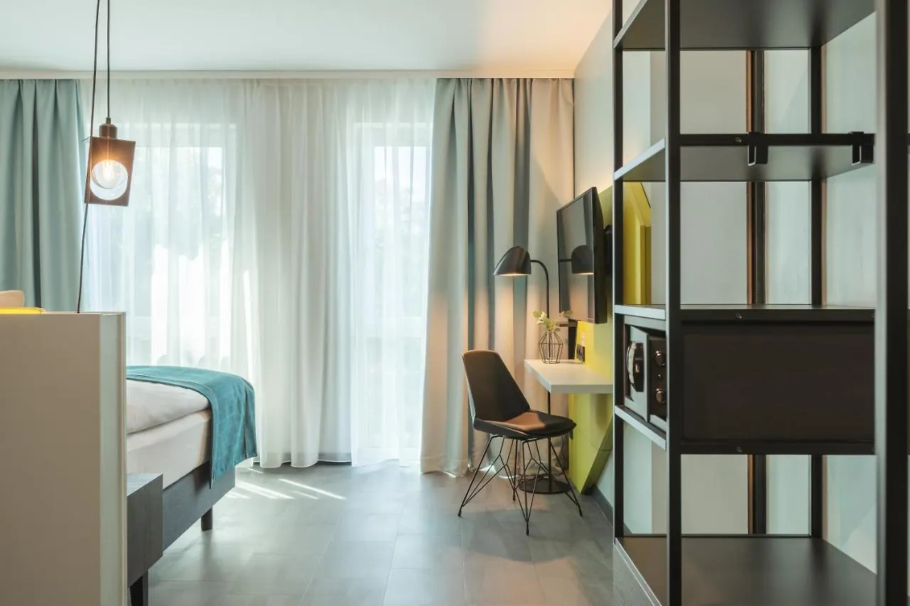 *** Otel Holiday Inn - The Niu, Seven Dusseldorf Ost By Ihg Almanya