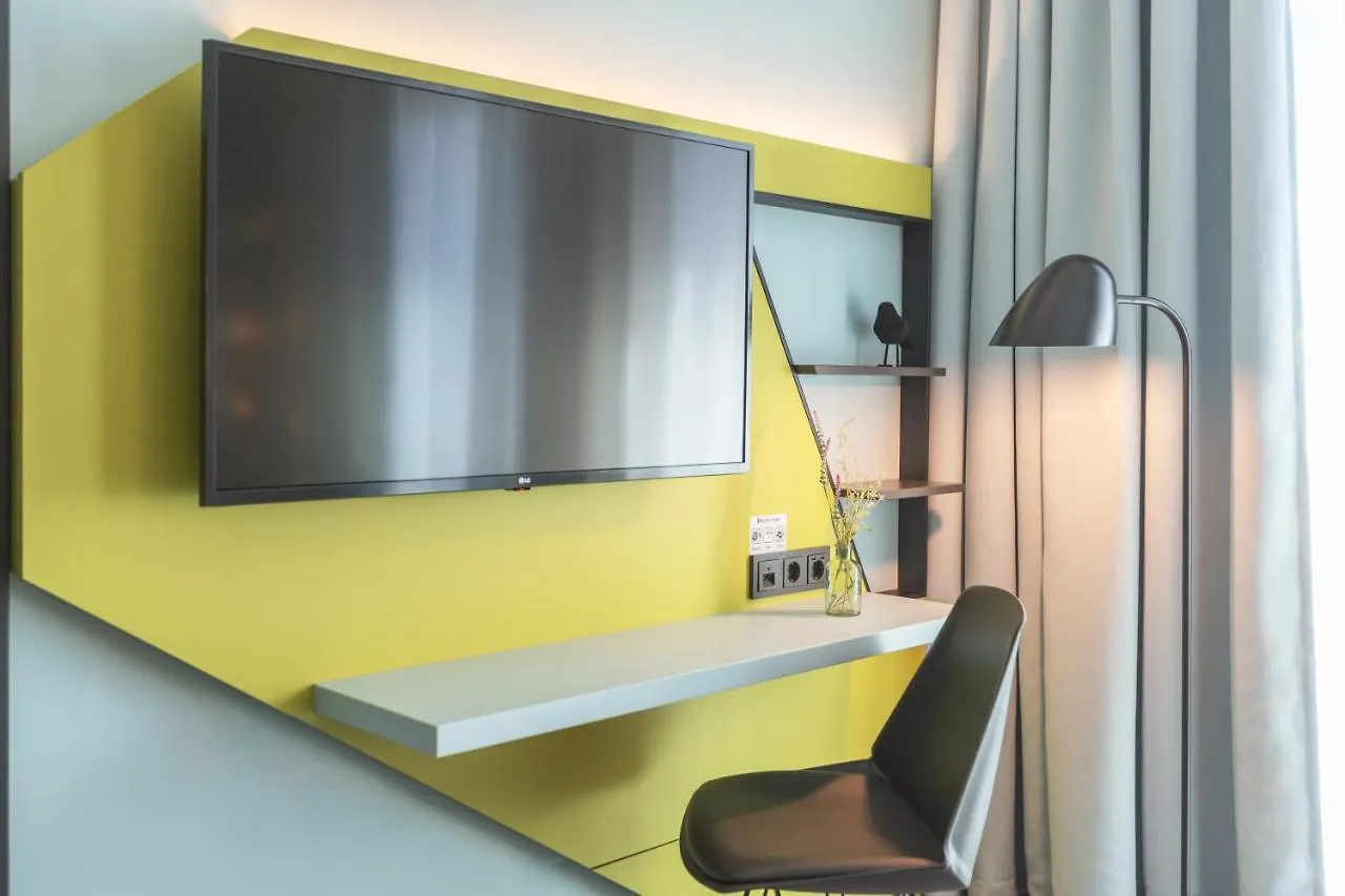 *** Otel Holiday Inn - The Niu, Seven Dusseldorf Ost By Ihg Almanya