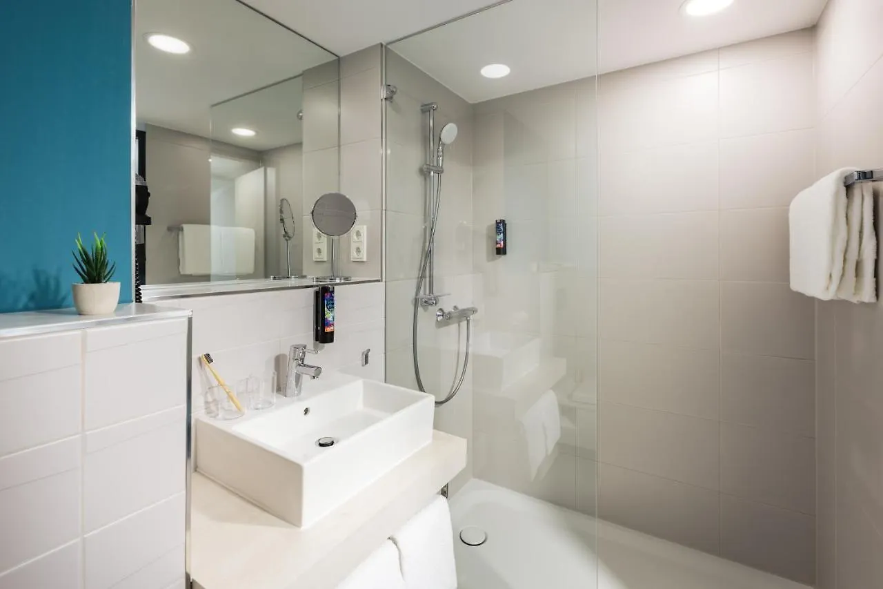 Holiday Inn - The Niu, Seven Dusseldorf Ost By Ihg Almanya